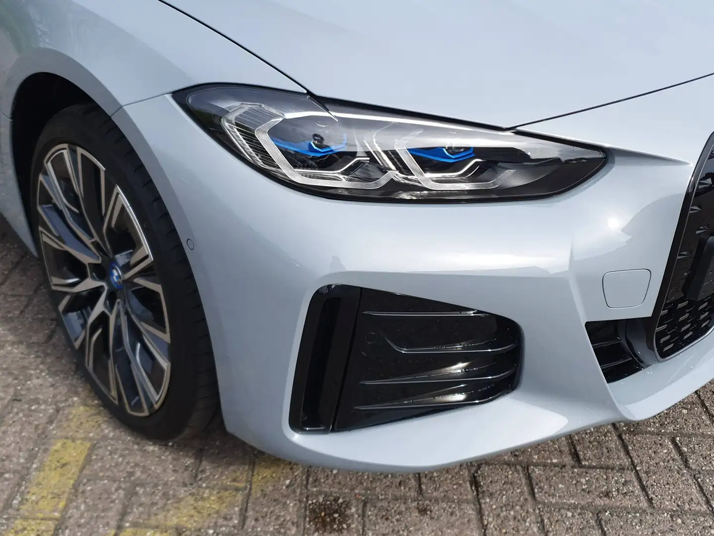 2023 BMW i4 M50 xDrive 544HP 83kWh M-Sport - Individual - Image 4