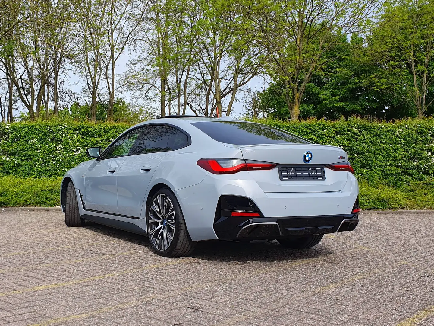 2023 BMW i4 M50 xDrive 544HP 83kWh M-Sport - Individual - Image 3