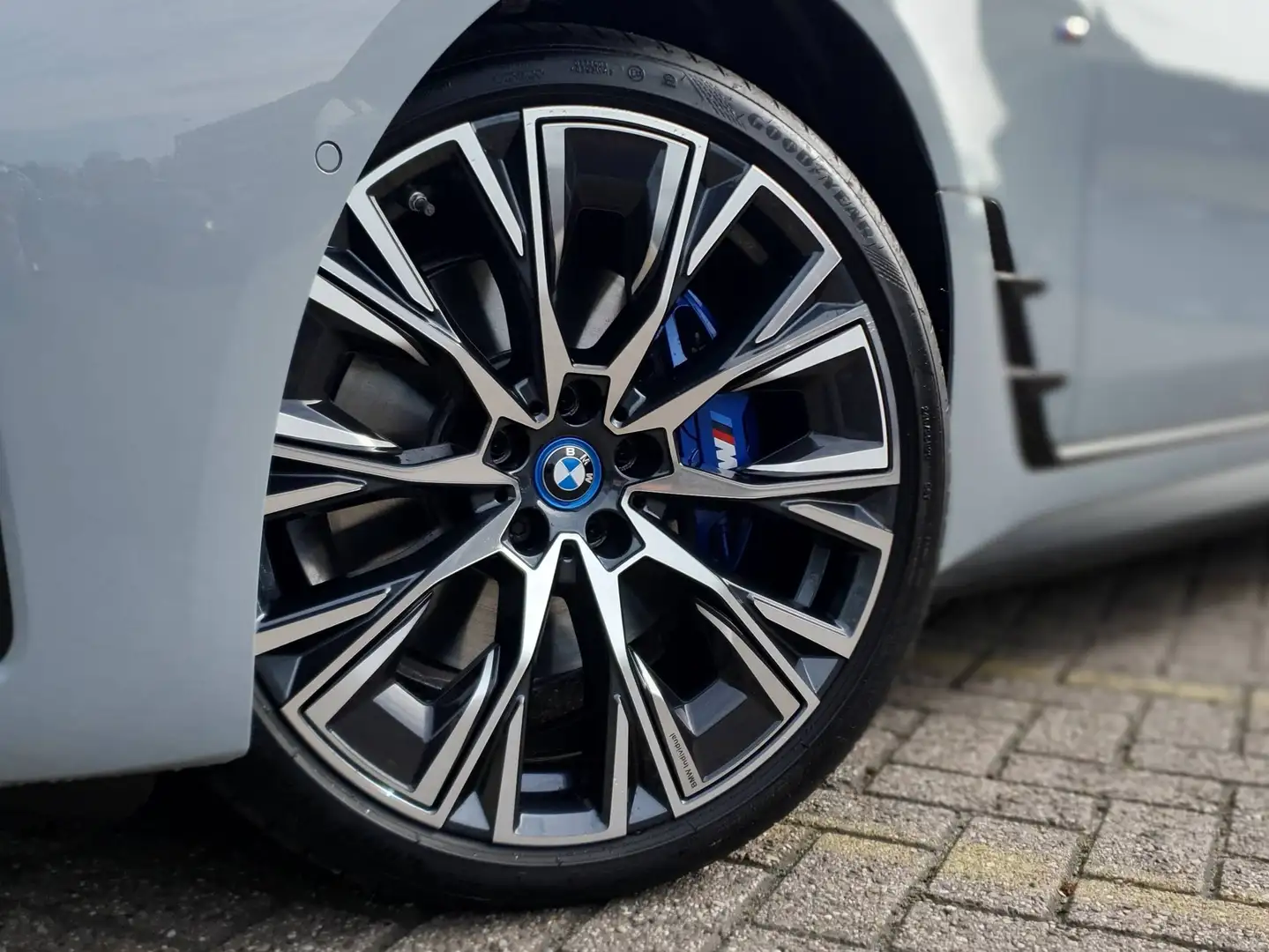 2023 BMW i4 M50 xDrive 544HP 83kWh M-Sport - Individual - Image 13