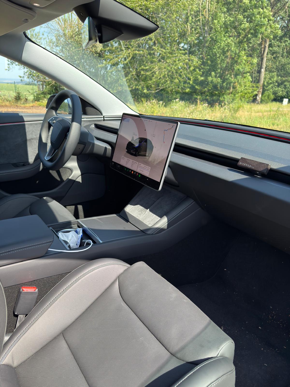 Tesla Model 3 Performance AWD - Image 33